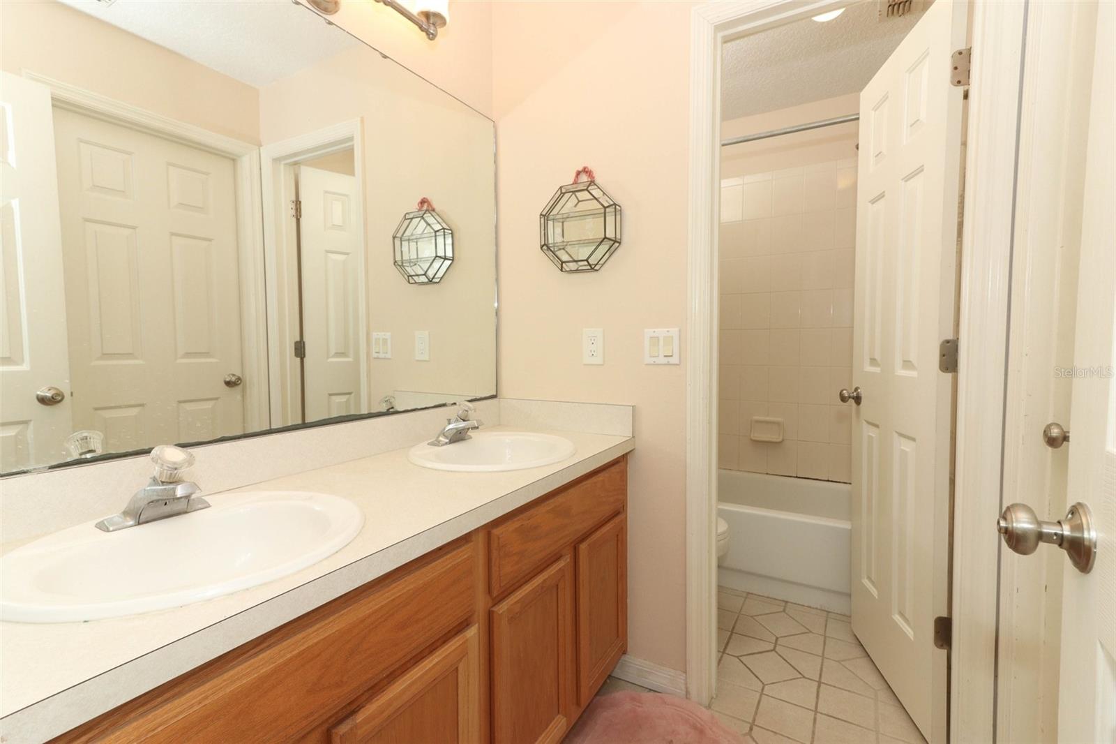 8024 BANGLE LN, ORLANDO, FL, 32836