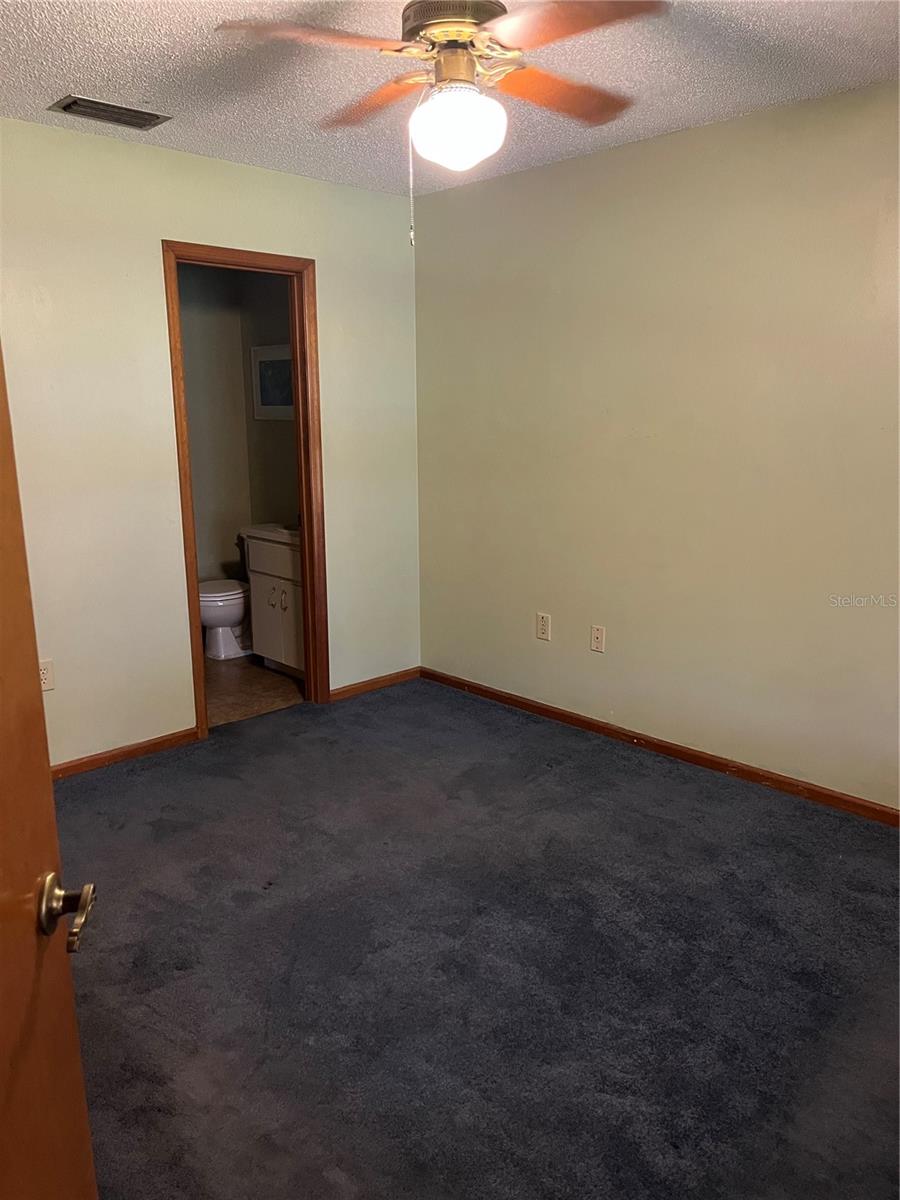 32 COVE LN, EUSTIS, FL, 32726