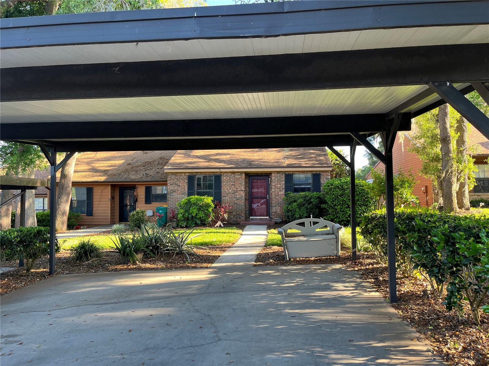 32 COVE LN, EUSTIS, FL, 32726