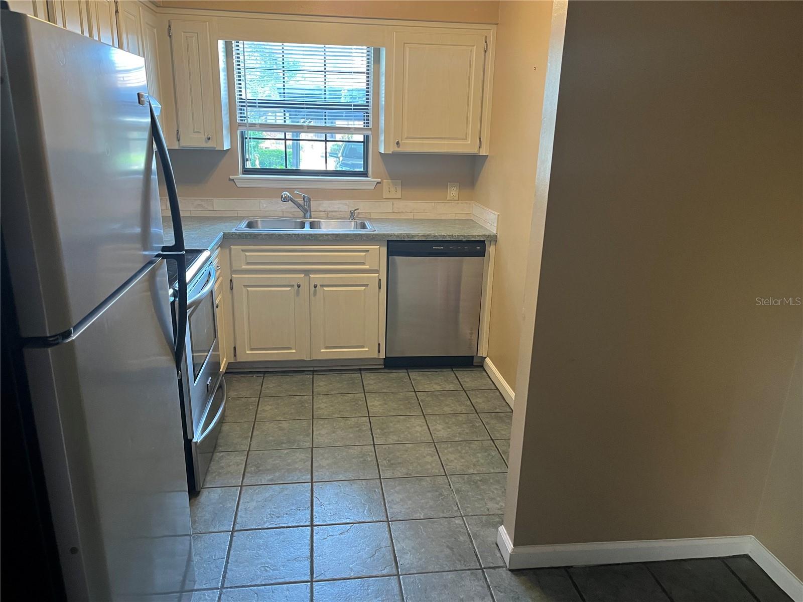 32 COVE LN, EUSTIS, FL, 32726