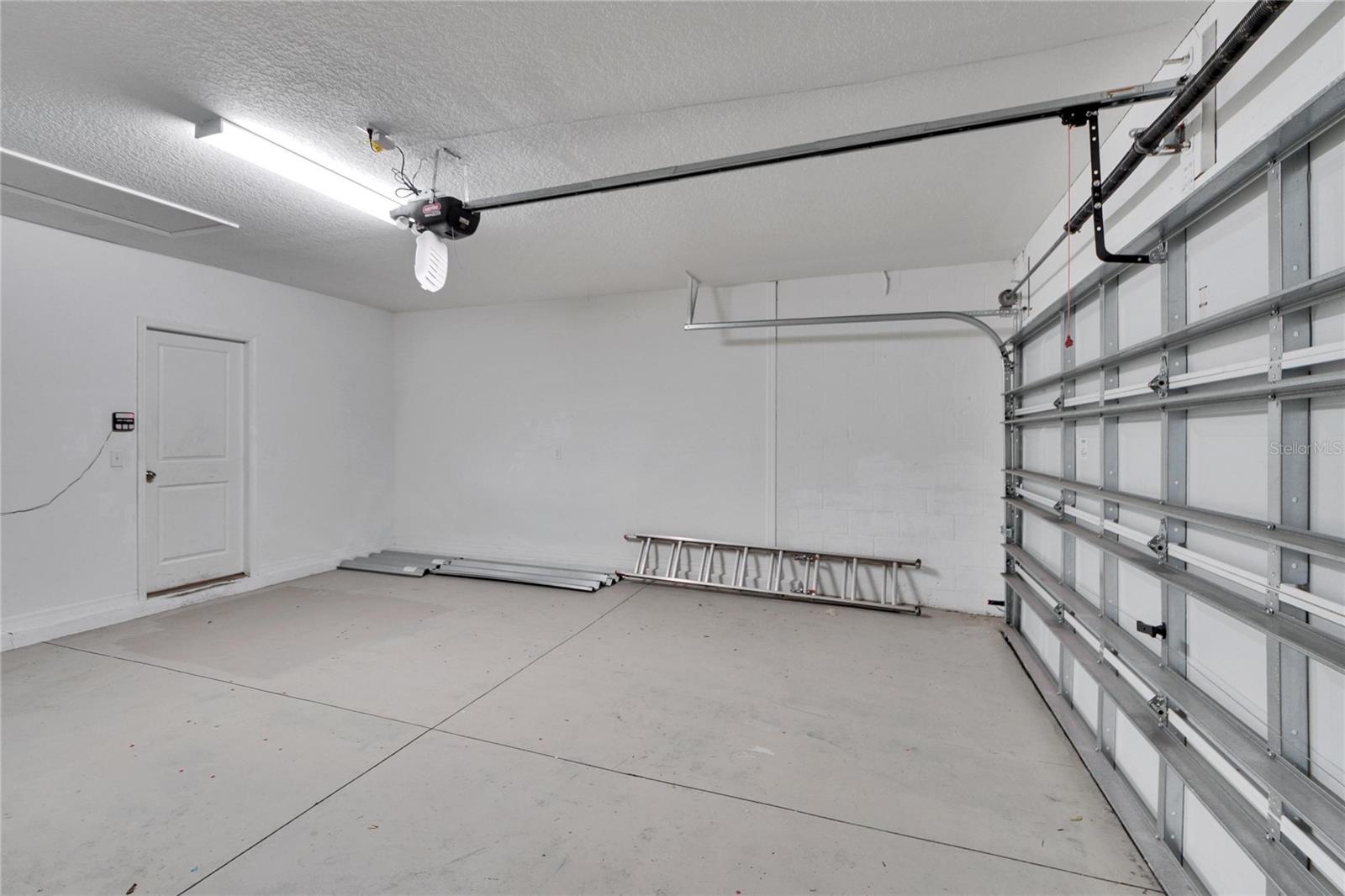 6834 BLUE MOON WAY, SUN CITY CENTER, FL, 33573