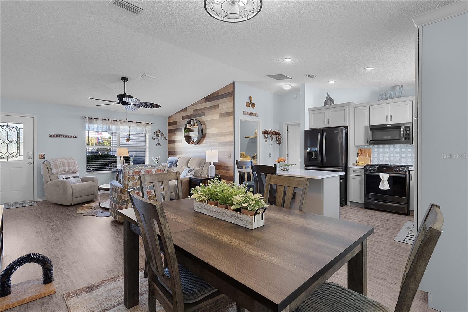 2716 BENAVIDES DR, THE VILLAGES, FL, 32162