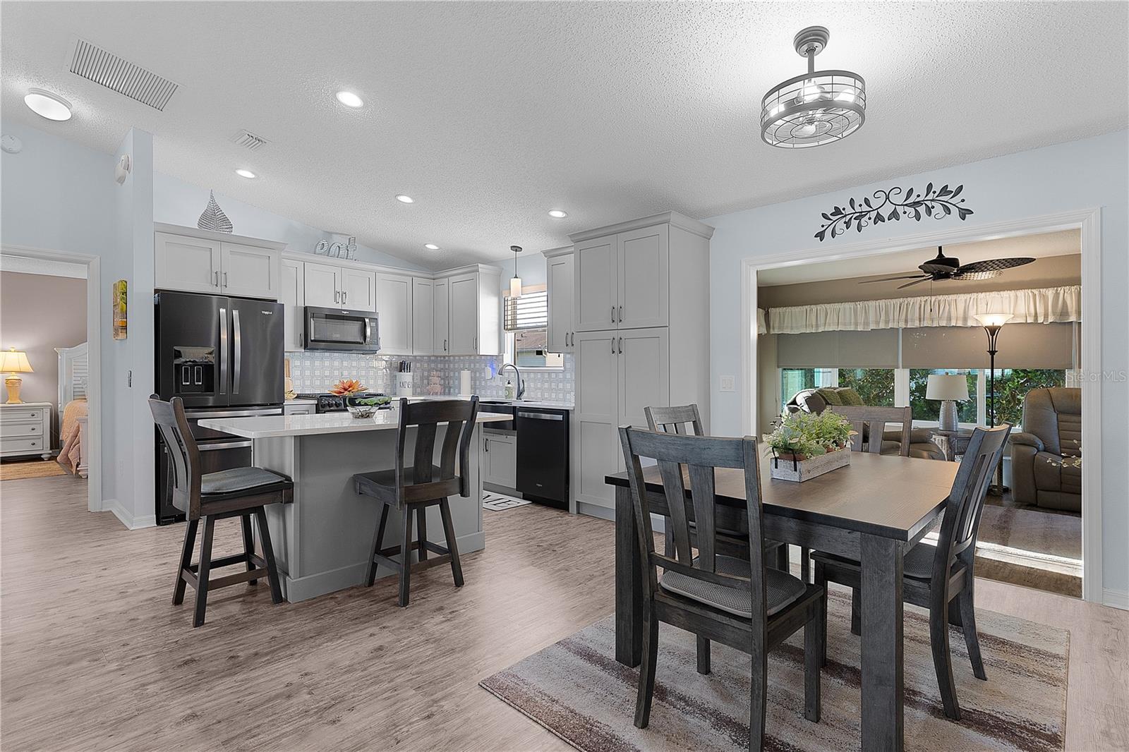 2716 BENAVIDES DR, THE VILLAGES, FL, 32162