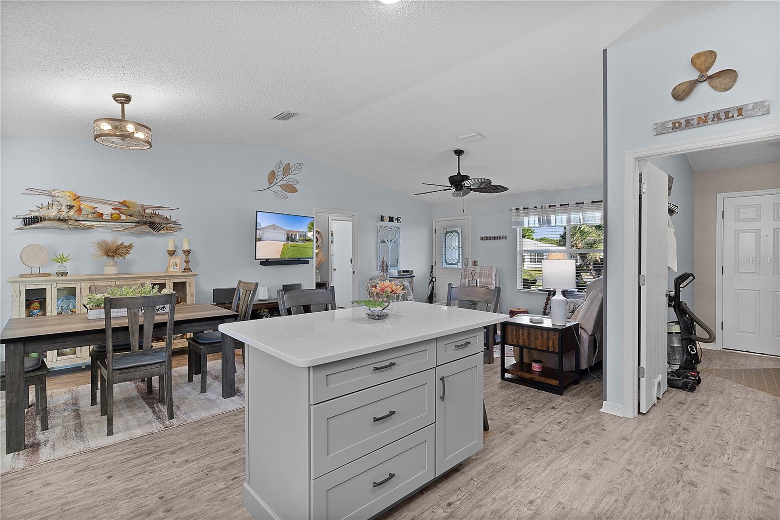 2716 BENAVIDES DR, THE VILLAGES, FL, 32162