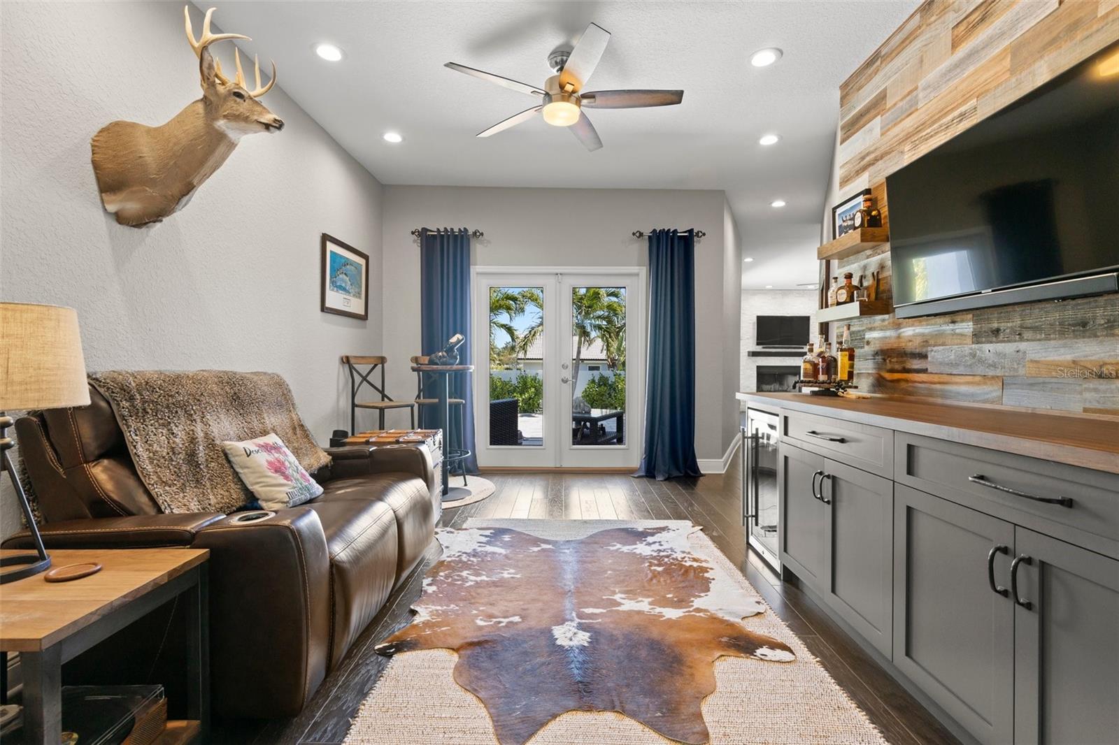 347 8TH AVE N, TIERRA VERDE, FL, 33715