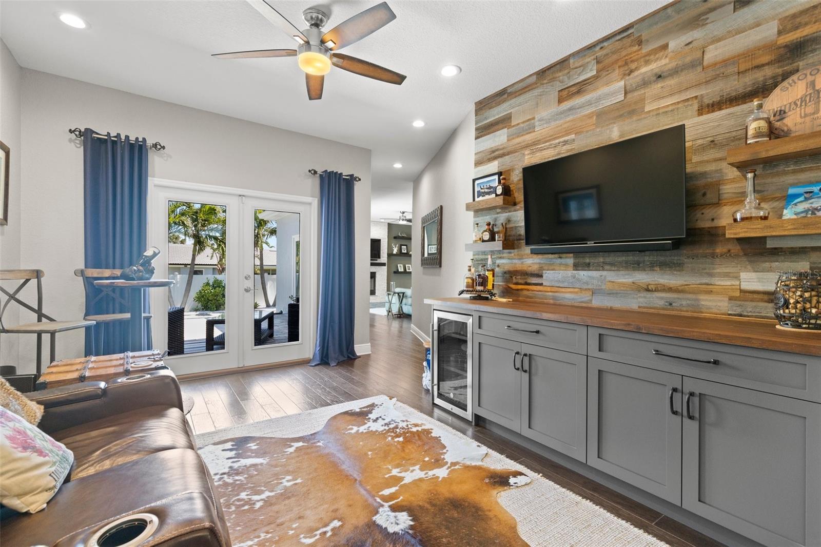 347 8TH AVE N, TIERRA VERDE, FL, 33715