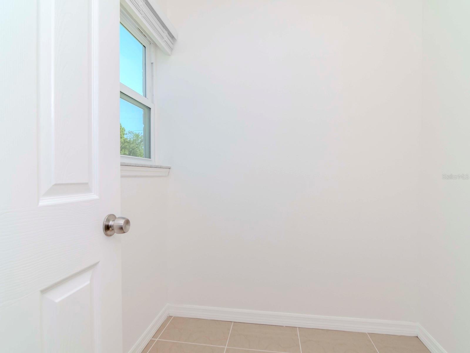 1735 W COMANCHE AVE, TAMPA, FL, 33603