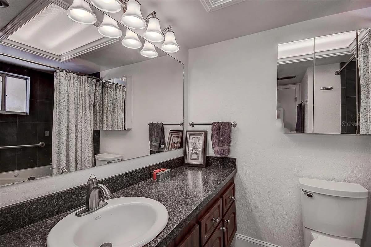 215 VALENCIA BLVD #208, LARGO, FL, 33770