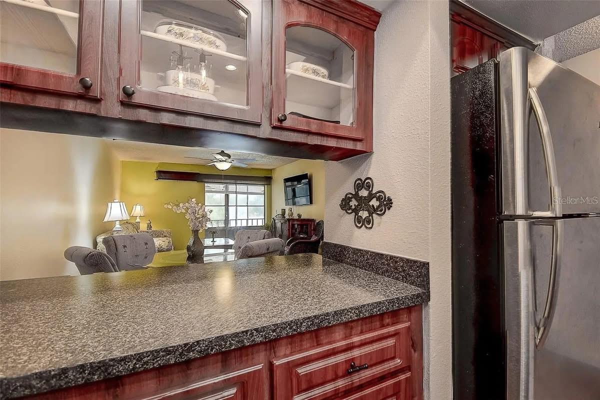 215 VALENCIA BLVD #208, LARGO, FL, 33770