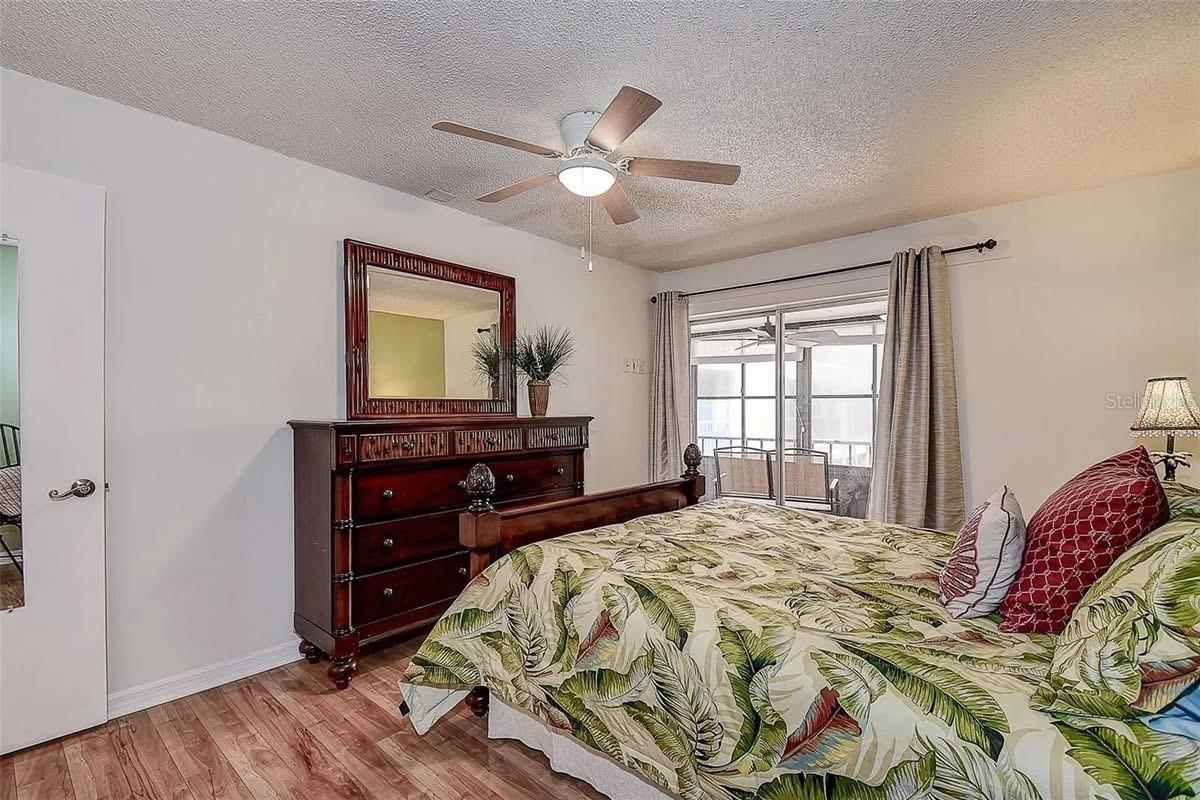 215 VALENCIA BLVD #208, LARGO, FL, 33770