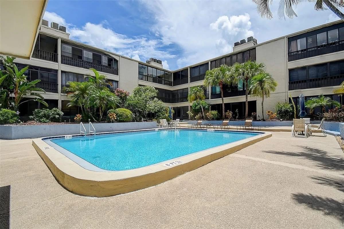 215 VALENCIA BLVD #208, LARGO, FL, 33770