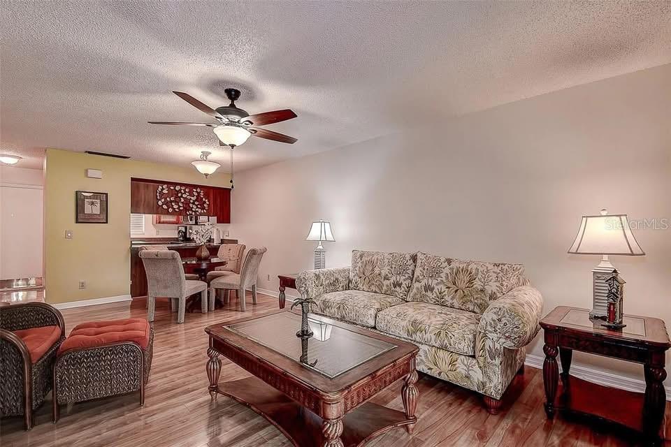 215 VALENCIA BLVD #208, LARGO, FL, 33770