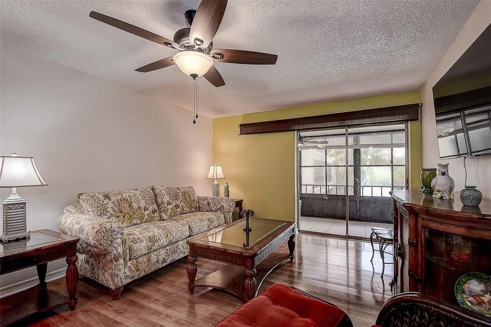 215 VALENCIA BLVD #208, LARGO, FL, 33770