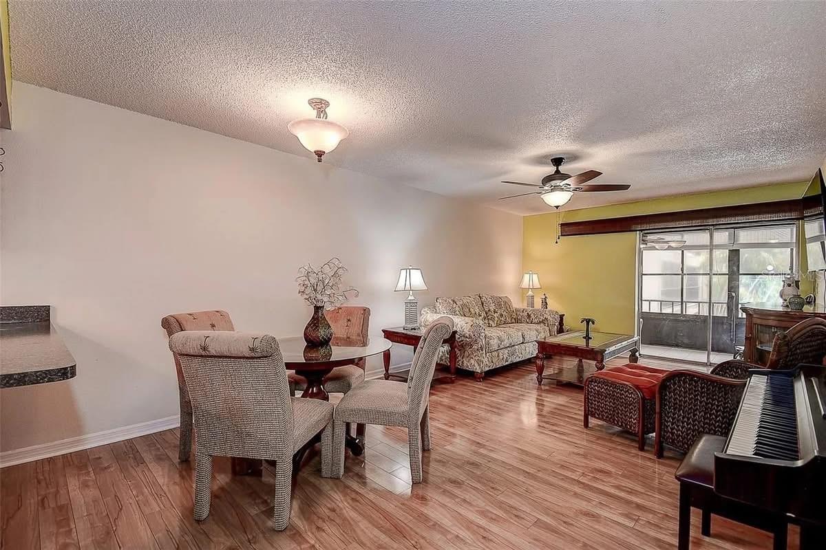 215 VALENCIA BLVD #208, LARGO, FL, 33770