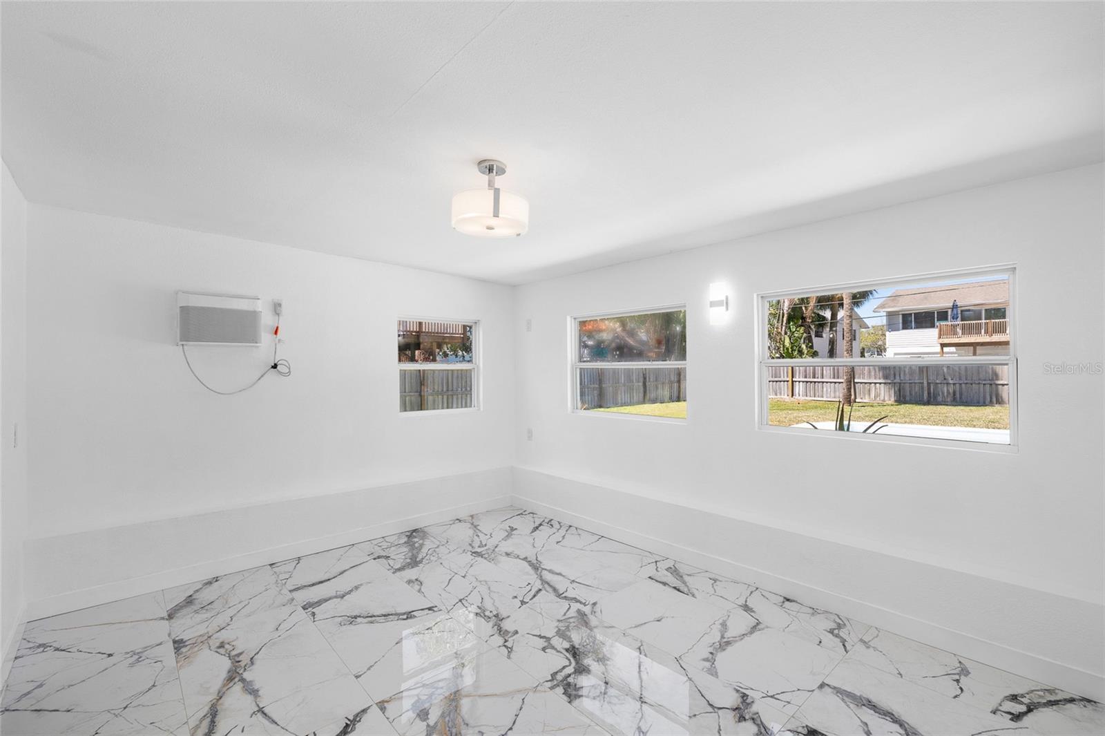 1827 NEVADA AVE NE, ST PETERSBURG, FL, 33703