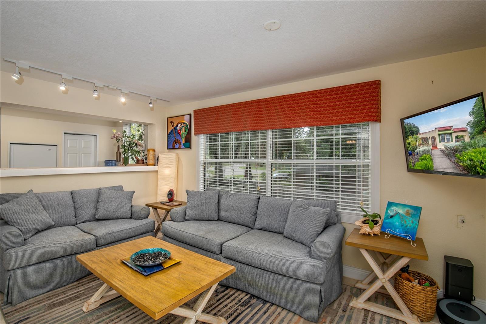 809 POINSETTIA DR, EUSTIS, FL, 32726
