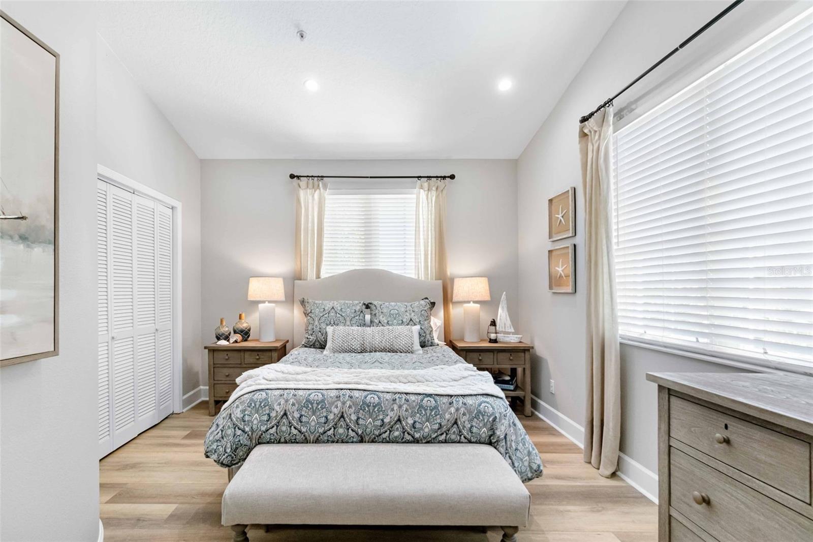 8258 MIDNIGHT PASS RD, SARASOTA, FL, 34242
