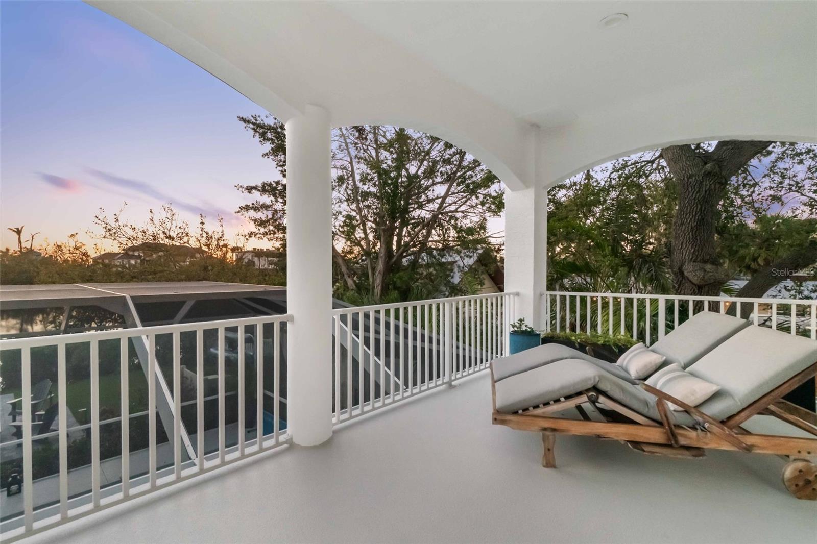 8258 MIDNIGHT PASS RD, SARASOTA, FL, 34242