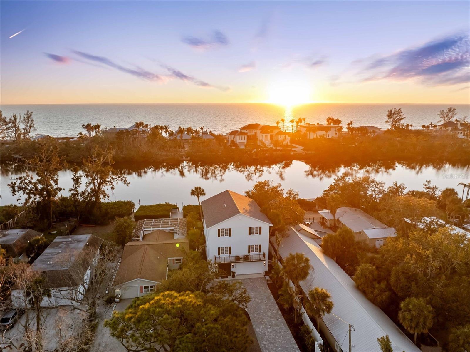 8258 MIDNIGHT PASS RD, SARASOTA, FL, 34242
