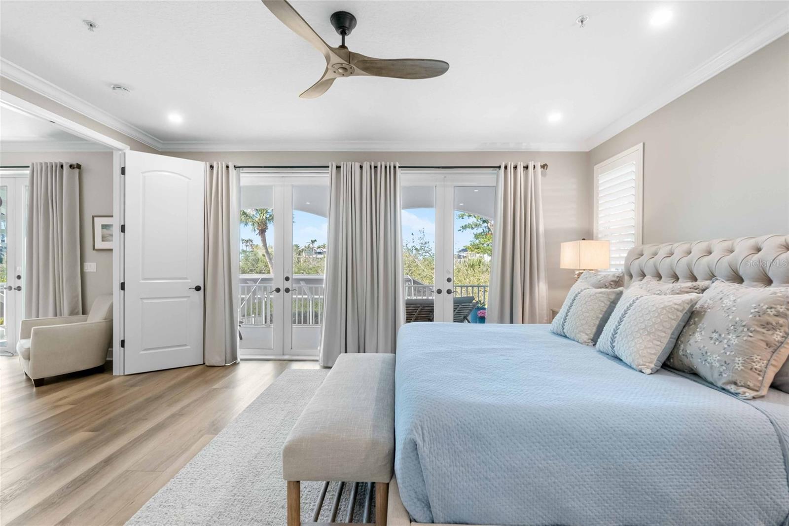 8258 MIDNIGHT PASS RD, SARASOTA, FL, 34242