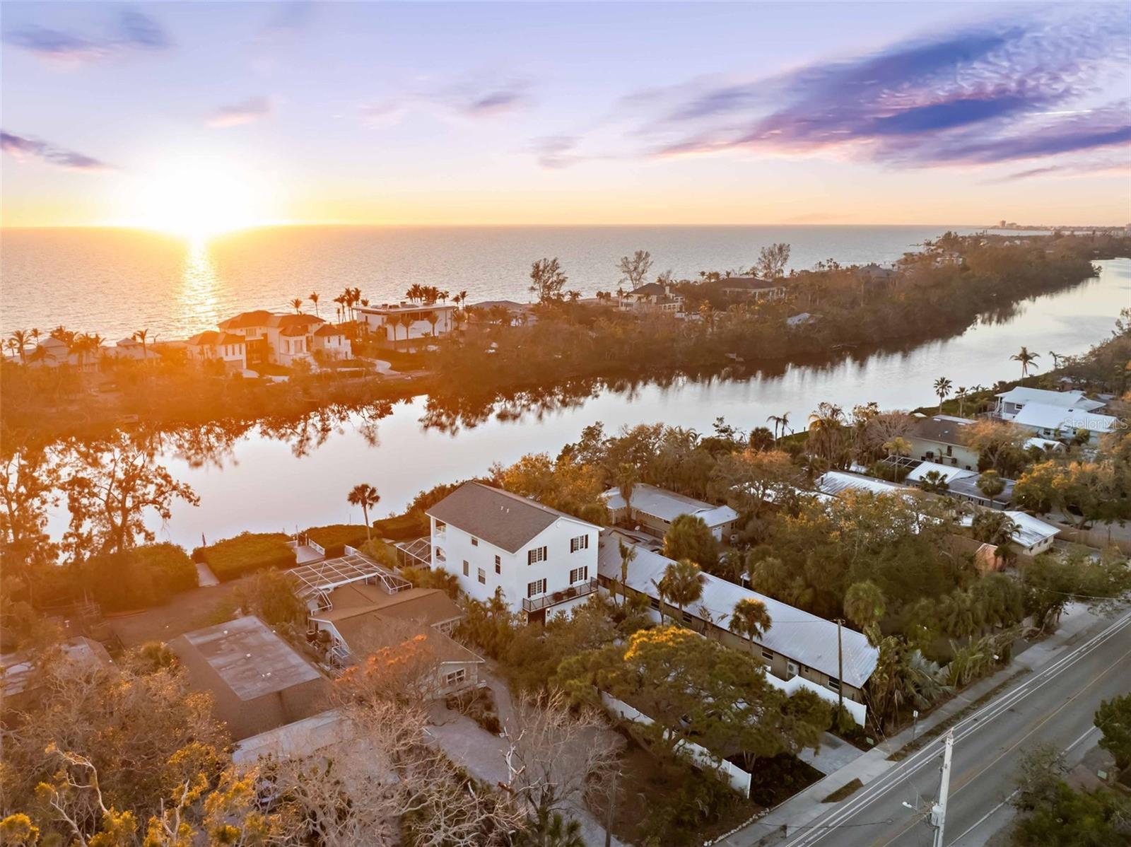 8258 MIDNIGHT PASS RD, SARASOTA, FL, 34242