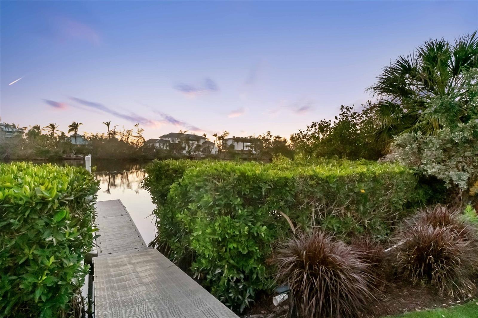 8258 MIDNIGHT PASS RD, SARASOTA, FL, 34242