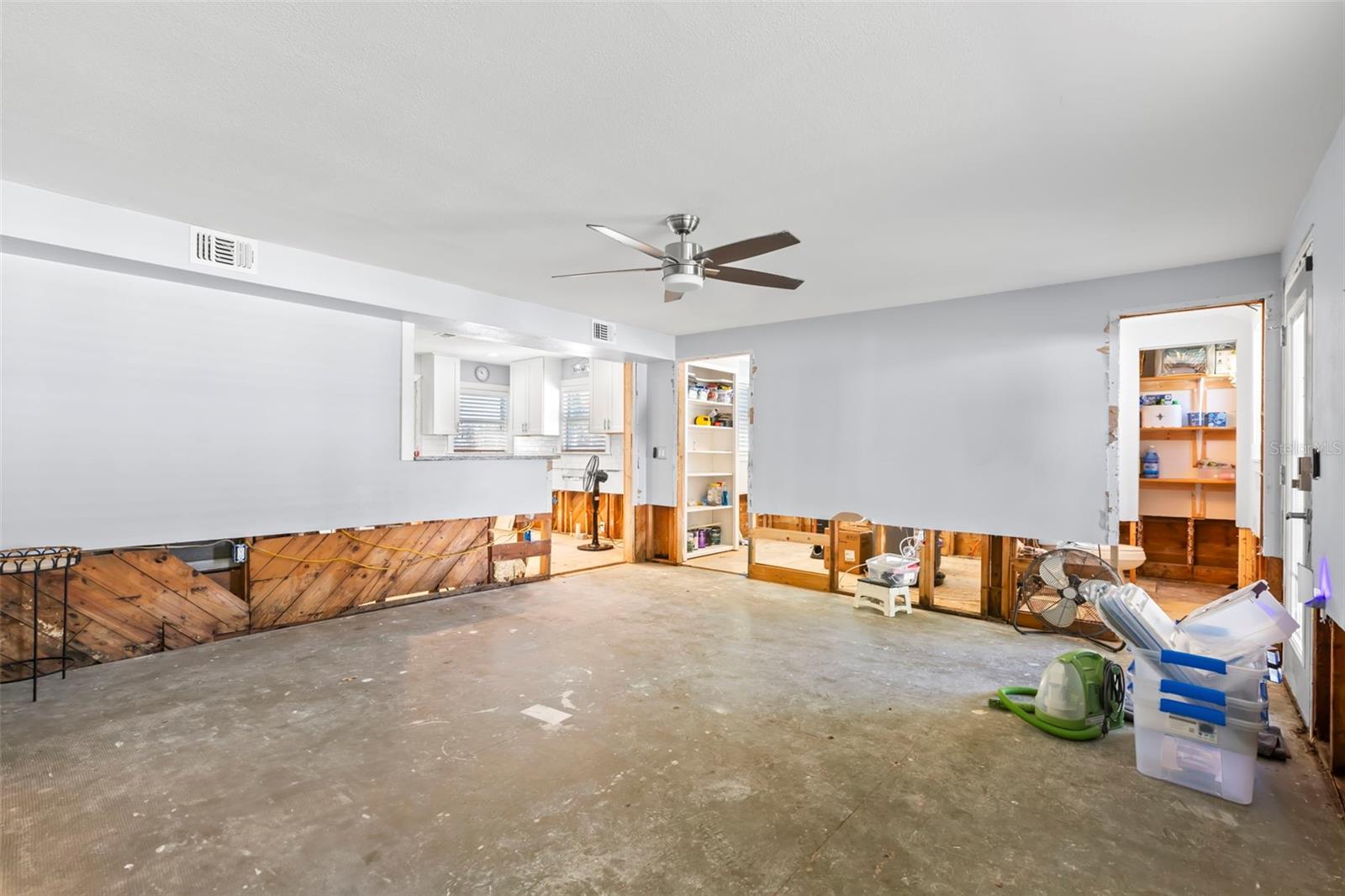 501 61ST AVE NE, ST PETERSBURG, FL, 33703
