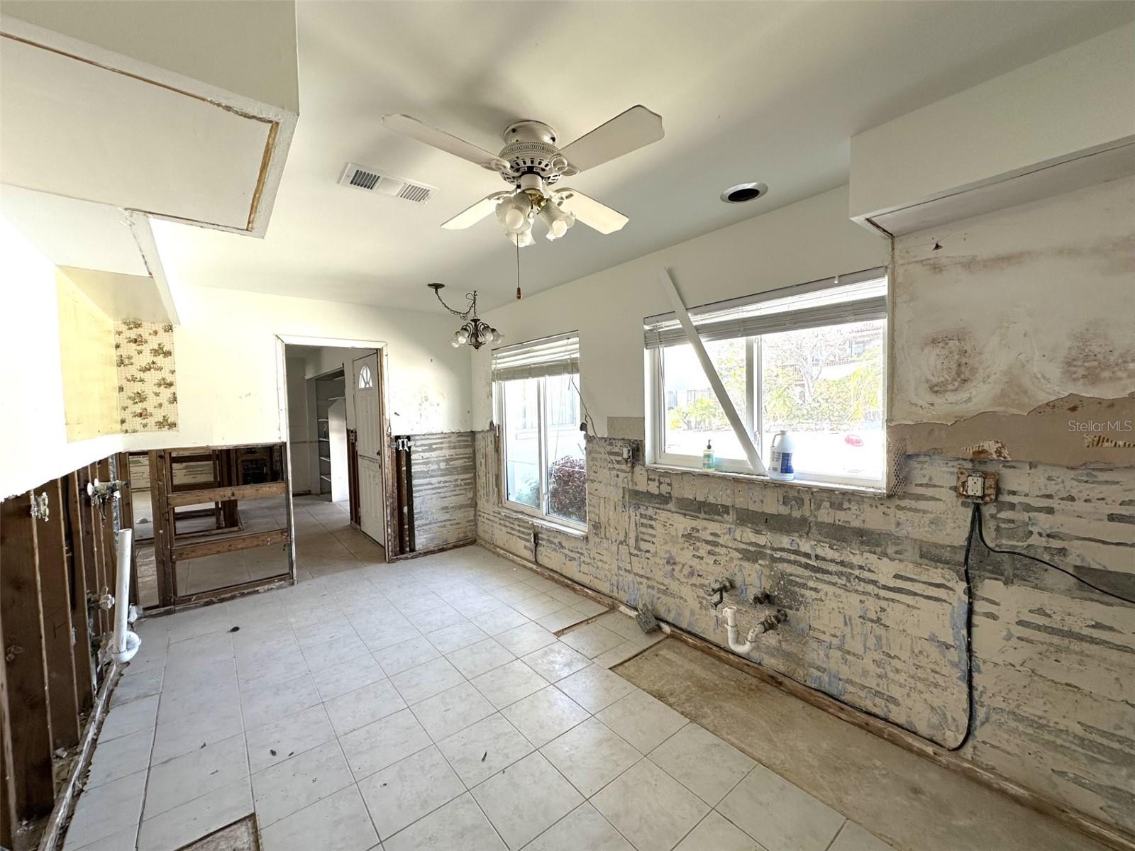 121 175TH AVE E, REDINGTON SHORES, FL, 33708