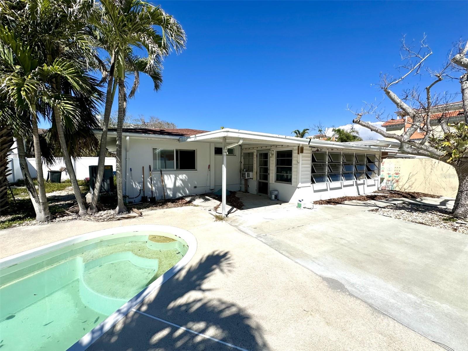 121 175TH AVE E, REDINGTON SHORES, FL, 33708