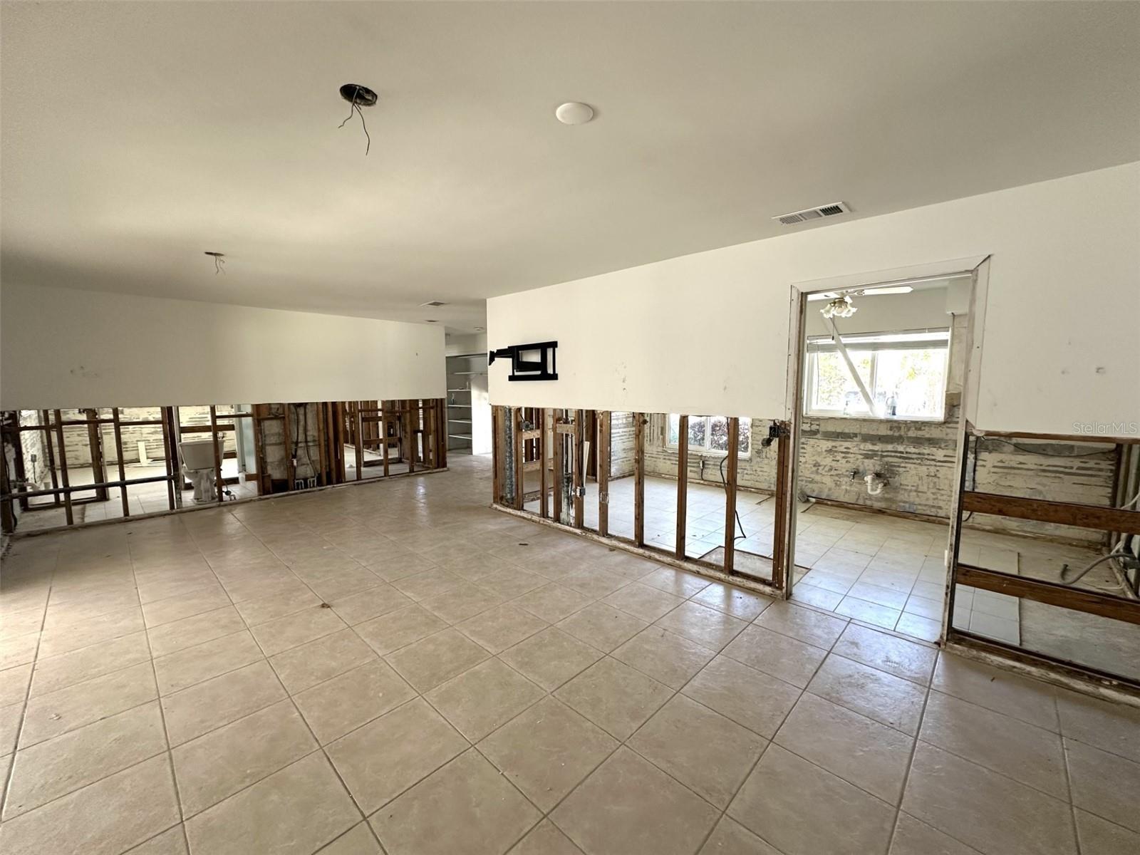 121 175TH AVE E, REDINGTON SHORES, FL, 33708