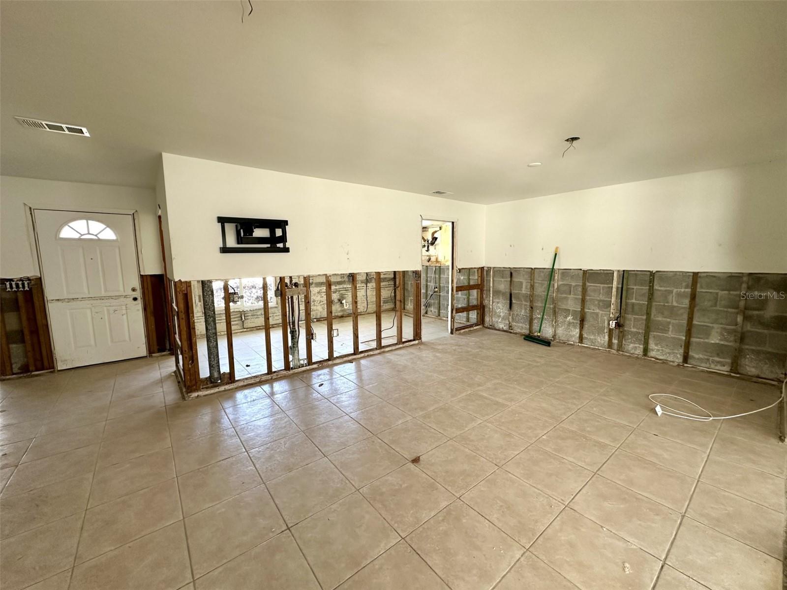 121 175TH AVE E, REDINGTON SHORES, FL, 33708