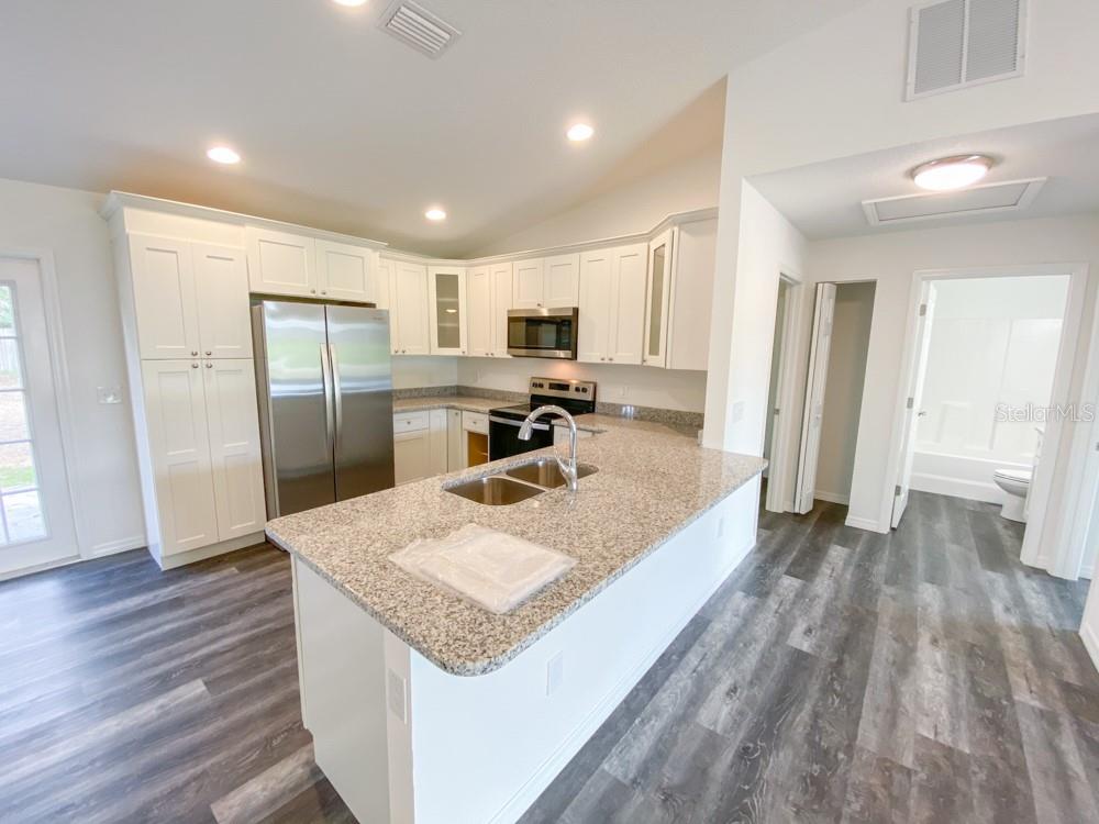 40 FISHER WAY TRL, OCKLAWAHA, FL, 32179