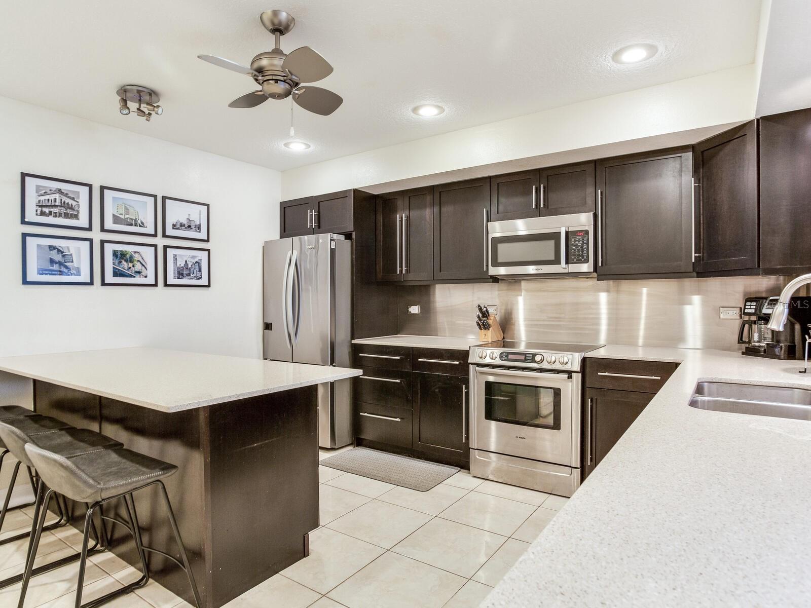 521 PINELLAS BAYWAY S #204, ST PETERSBURG, FL, 33715