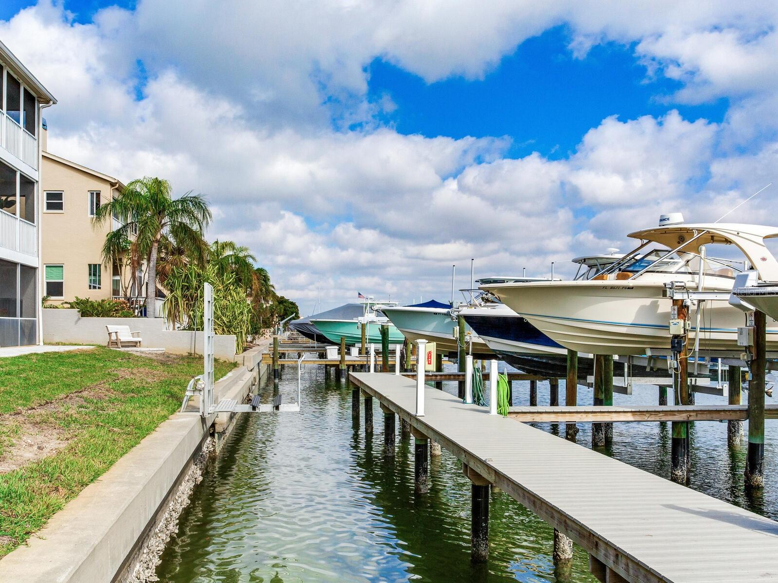 521 PINELLAS BAYWAY S #204, ST PETERSBURG, FL, 33715