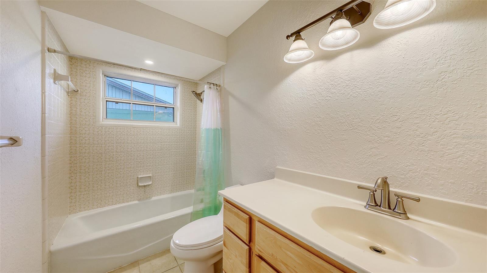 2261 LINWOOD DR, SARASOTA, FL, 34232