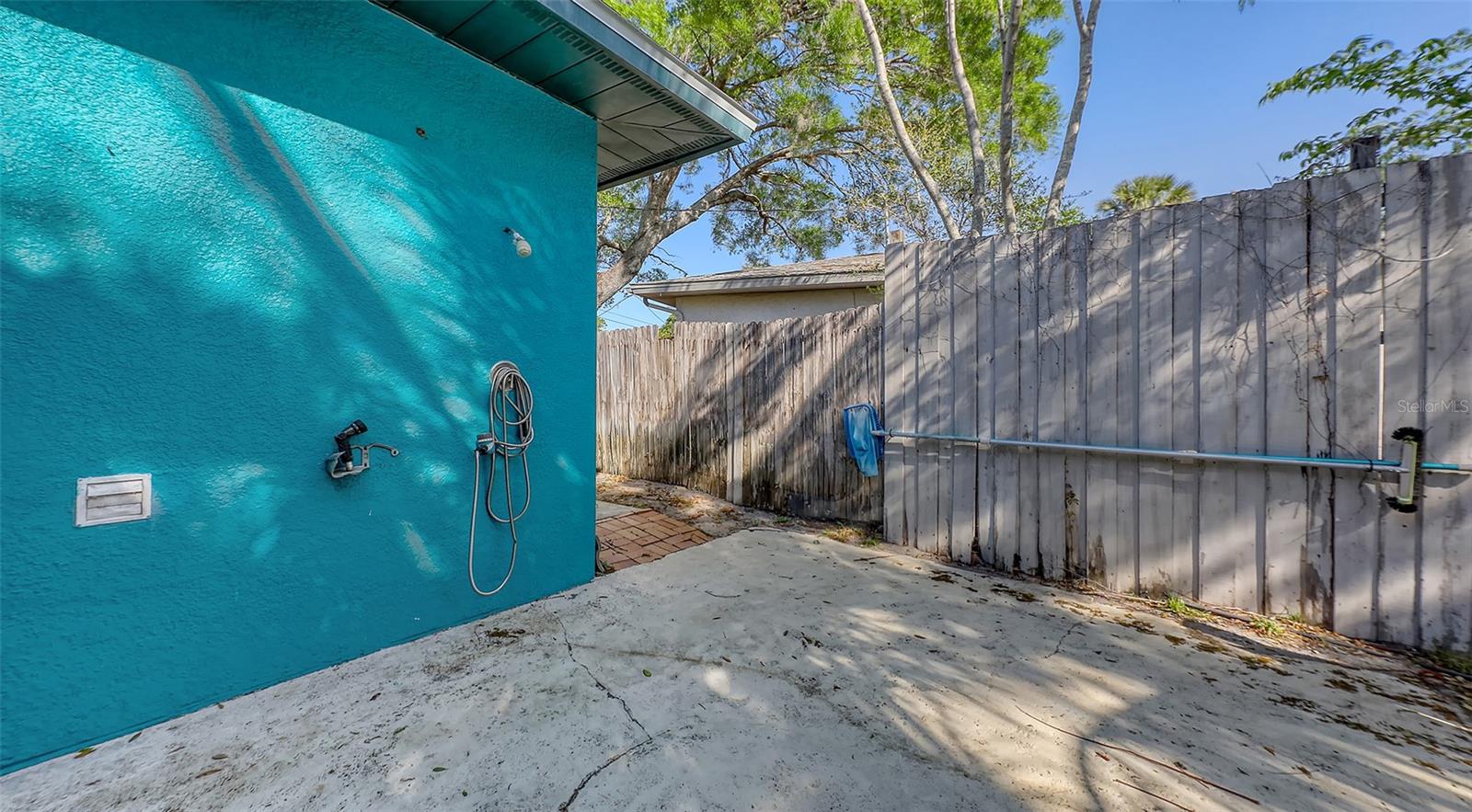2261 LINWOOD DR, SARASOTA, FL, 34232