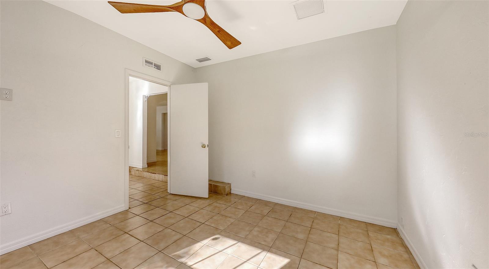 2261 LINWOOD DR, SARASOTA, FL, 34232