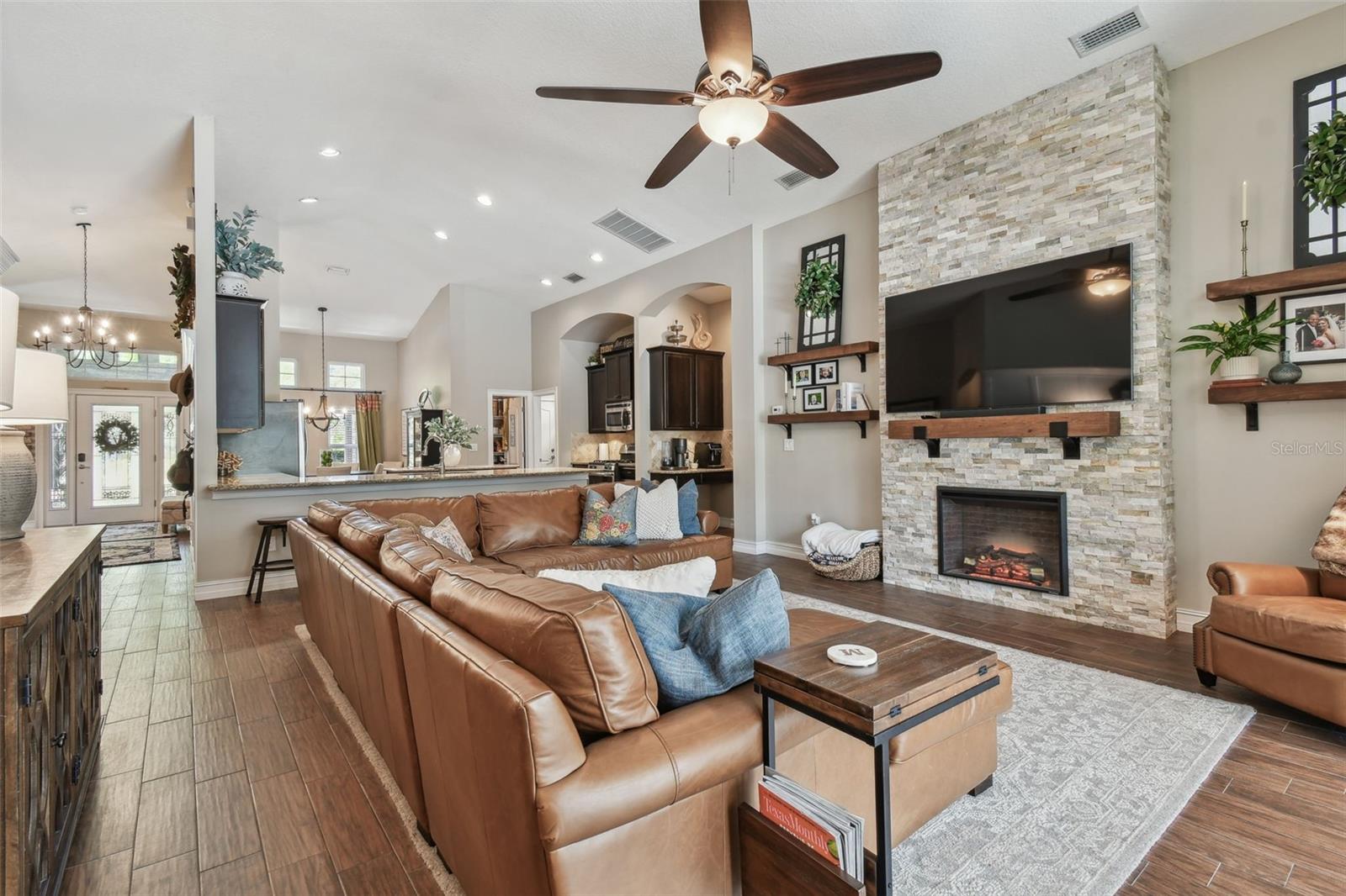 5111 LONGSPUR CT, LITHIA, FL, 33547