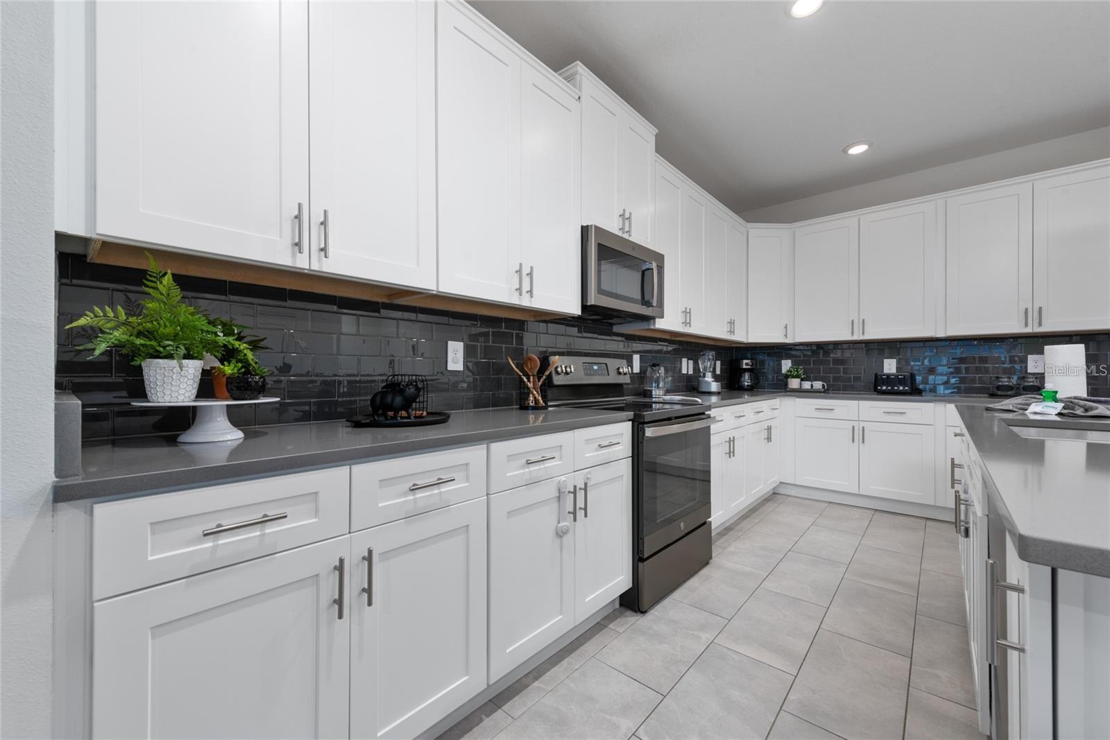 9123 SOMMERSET HILLS DR, DAVENPORT, FL, 33896