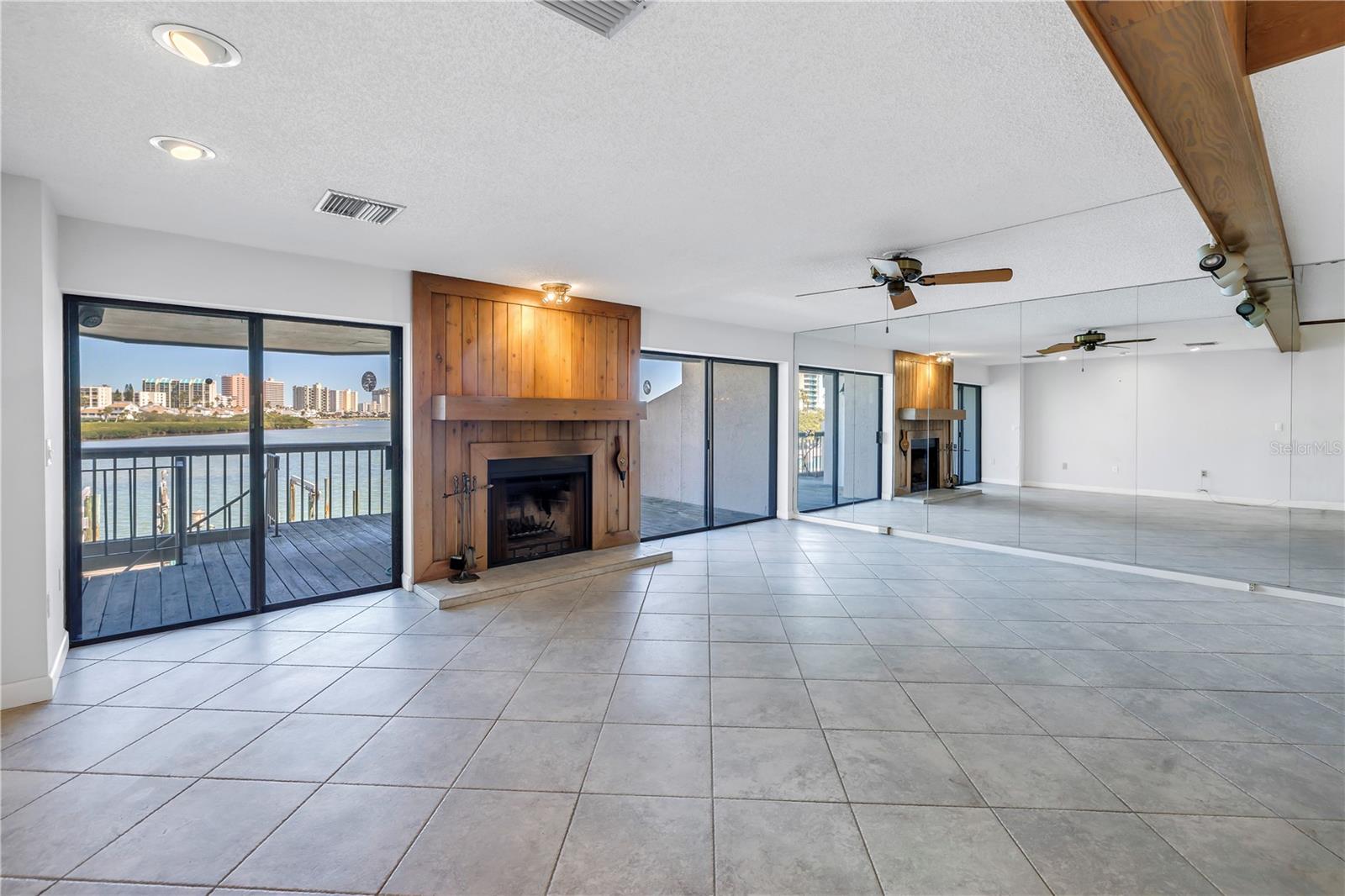 140 MARINA DEL REY CT, CLEARWATER BEACH, FL, 33767