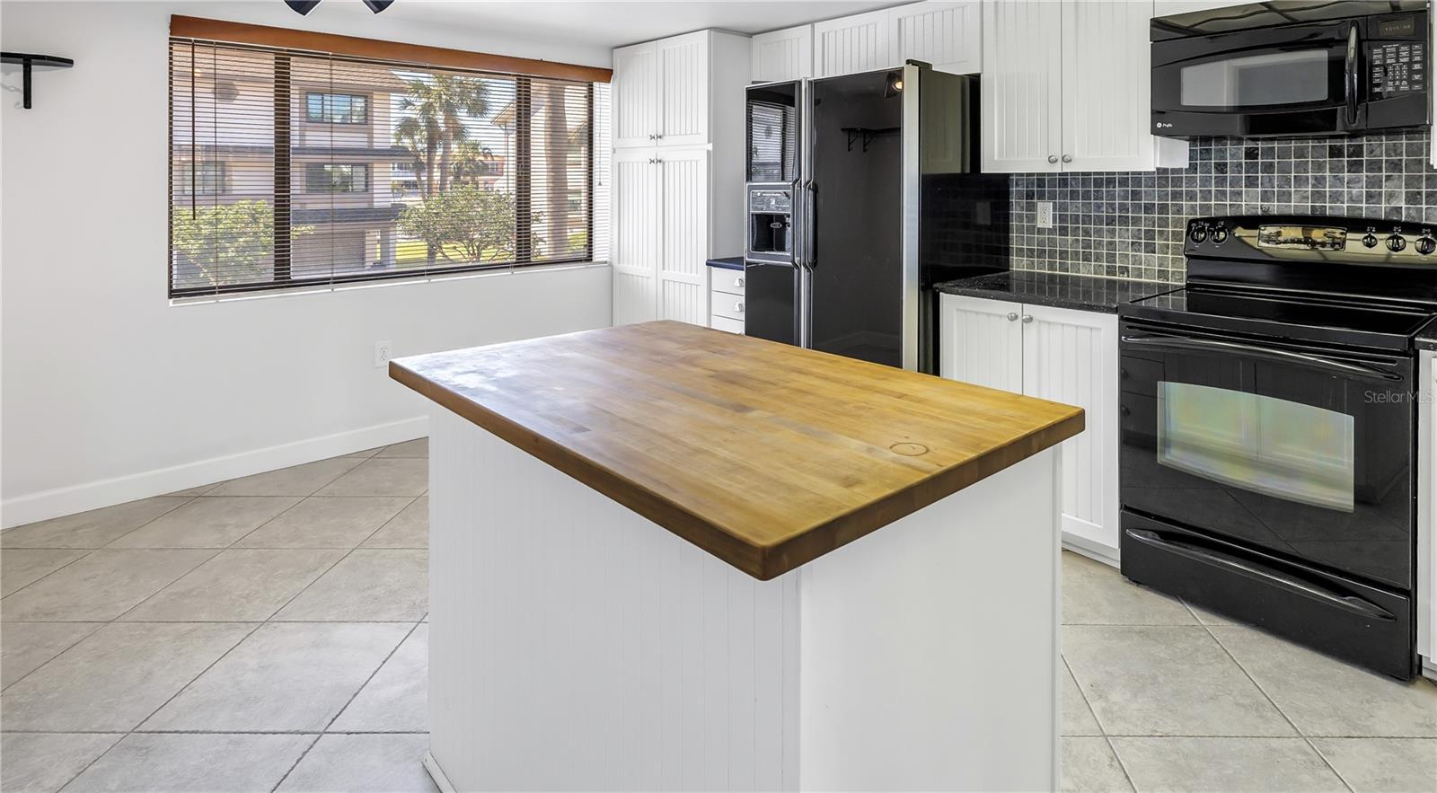 140 MARINA DEL REY CT, CLEARWATER BEACH, FL, 33767