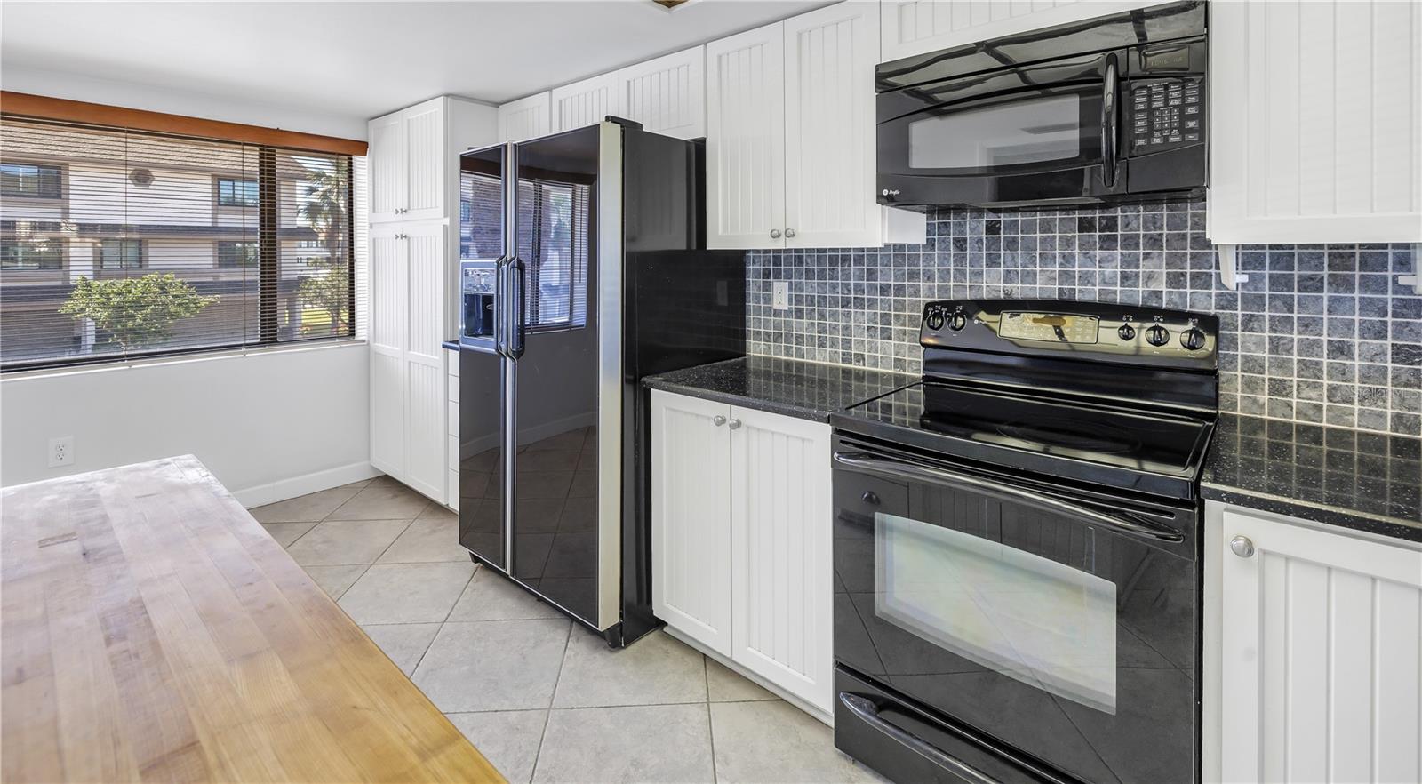 140 MARINA DEL REY CT, CLEARWATER BEACH, FL, 33767