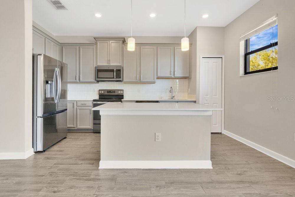 1298 ROYAL ST GEORGE BLVD, DAVENPORT, FL, 33896