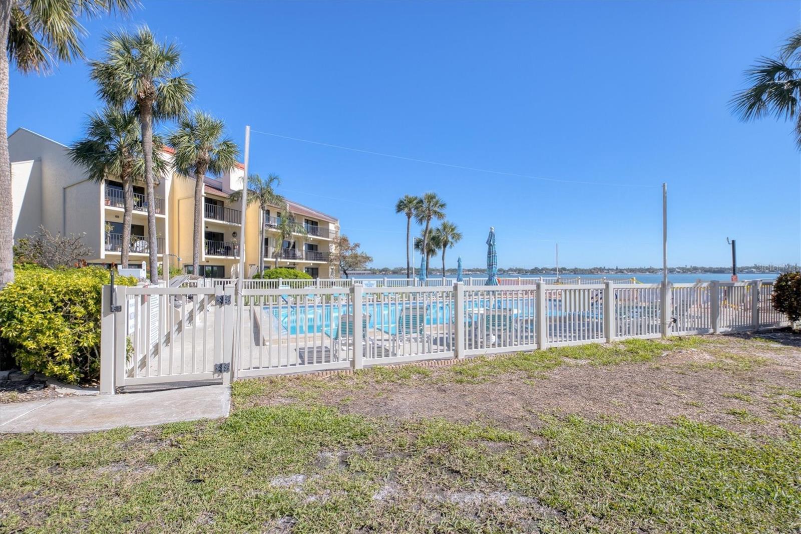 7540 SUNSHINE SKYWAY LN S #117, ST PETERSBURG, FL, 33711