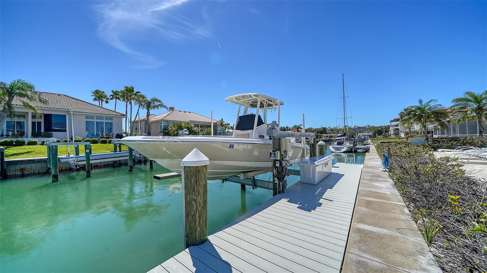 560 SCHOONER LN, LONGBOAT KEY, FL, 34228