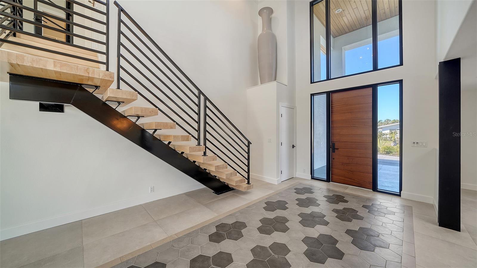 560 SCHOONER LN, LONGBOAT KEY, FL, 34228