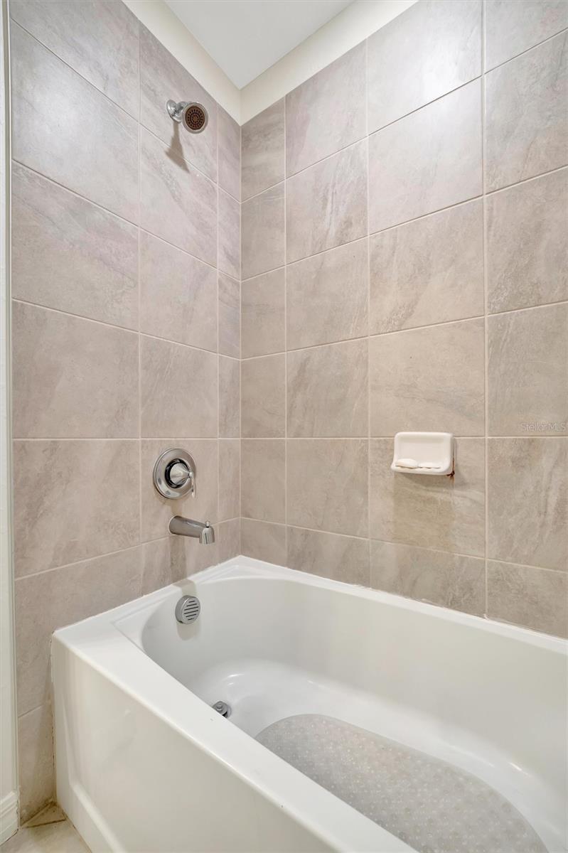 17724 GAWTHROP DR #101, BRADENTON, FL, 34211