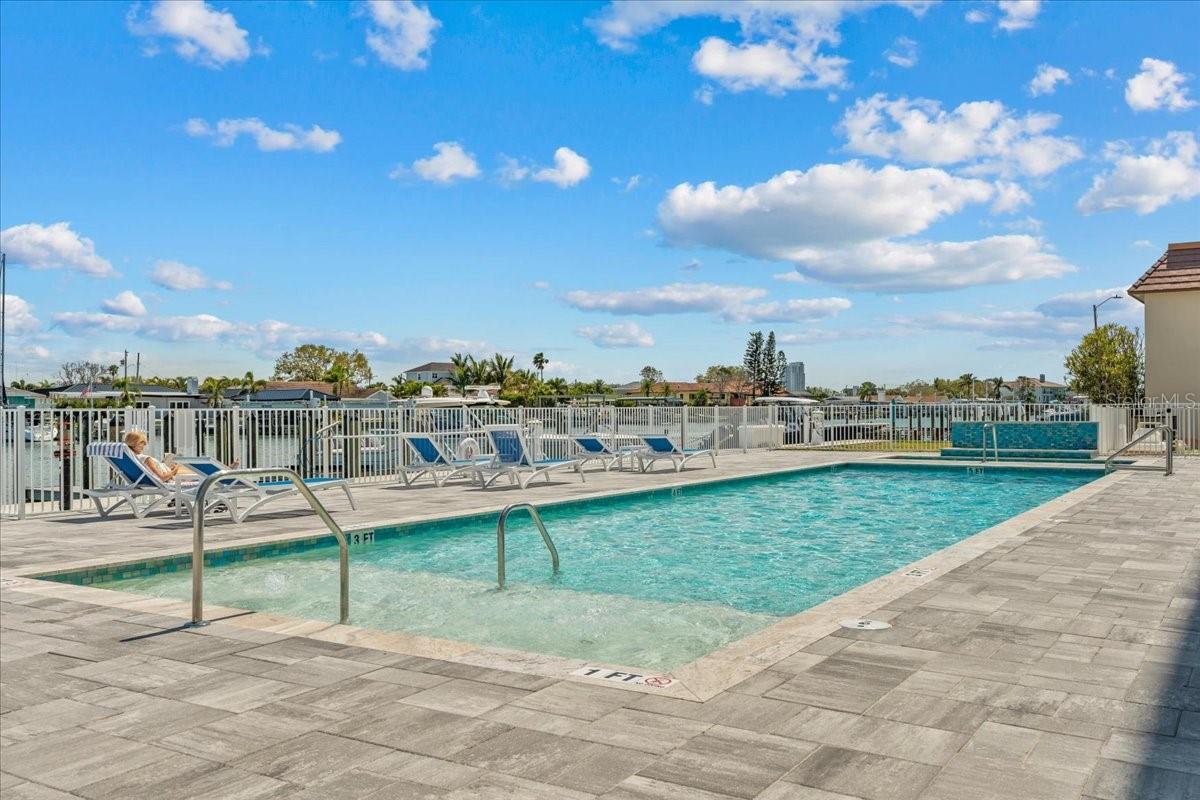 415 ISLAND WAY #304, CLEARWATER BEACH, FL, 33767