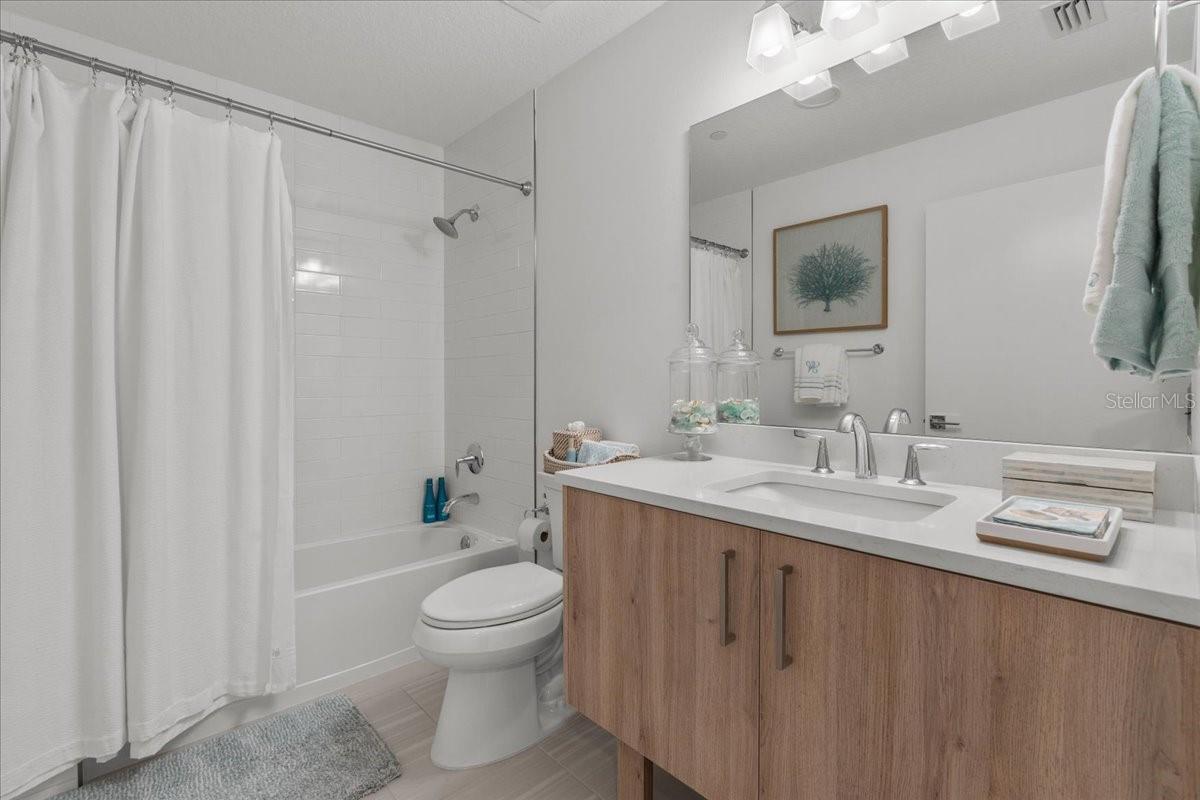 415 ISLAND WAY #304, CLEARWATER BEACH, FL, 33767