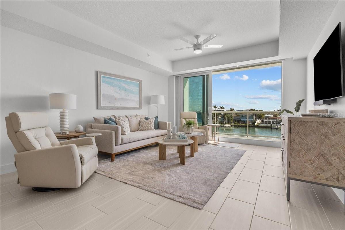 415 ISLAND WAY #304, CLEARWATER BEACH, FL, 33767